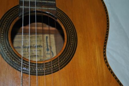 guitarra gaspar restauración